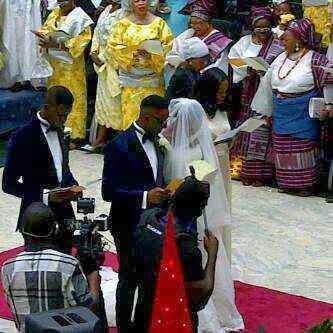 First Celebrity Wedding 2014; Soul Singer Bez And Bolatito Ladoja, Daughter Of The Former Governor Of Oyo State Are Exchanging Vows [Pictures]