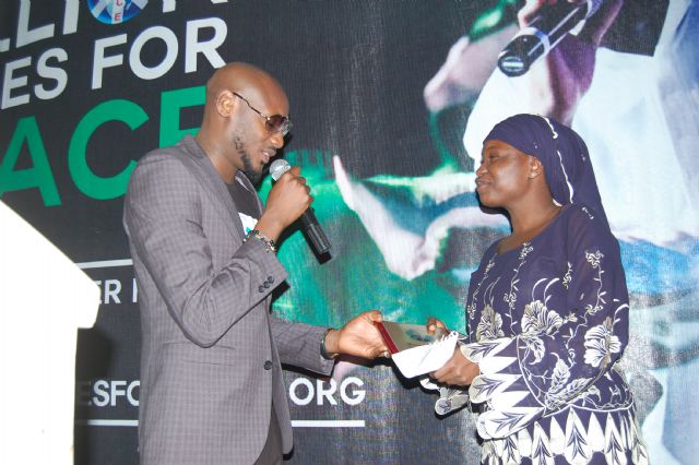 2Face Splashes N3m On Peace Award Winners