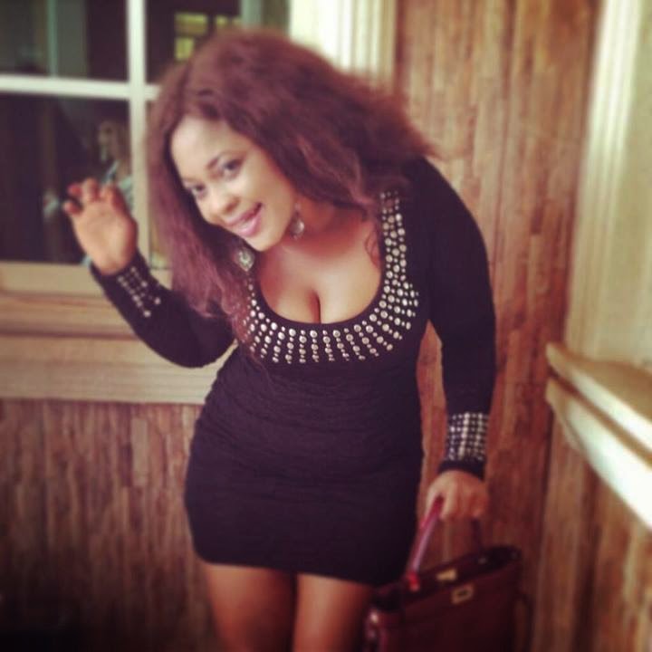 Film Seller Tears Biodun Okeowo’s Dress In Lagos