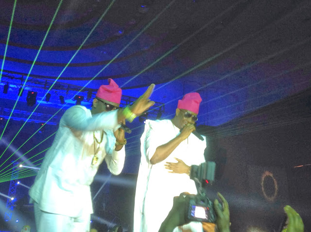 Don Jazzy And D’banj exchange cigarettes At Fire Of Zamani Concert