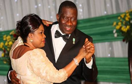 PRESIDENT JONATHAN HIT THE DANCE FLOOR WITH WIFE DAME