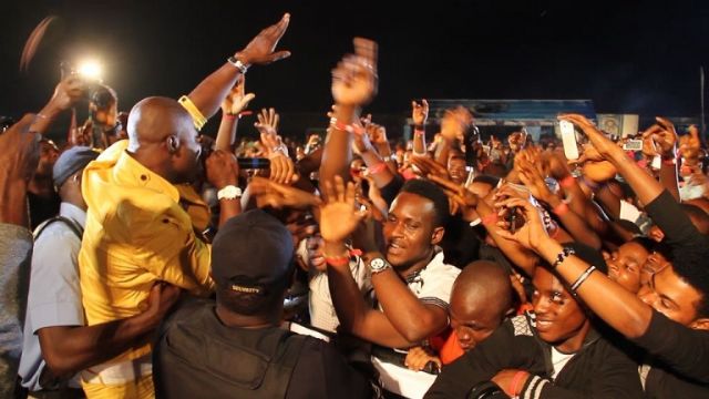 Fans Mob Harrysong At Star Trek