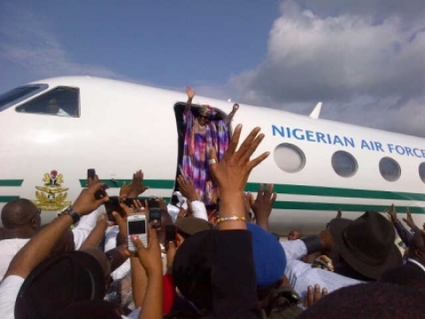 Pictures: Dame Patience Jonathan Arrives Abuja Airport