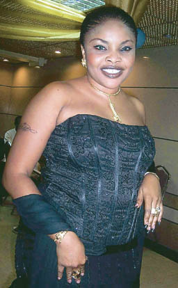 STAR ACTRESS LOLA ALAO IN PAINS