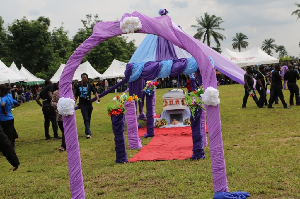 Finally! Official Photos: Kefee Given A Queen’s Burial In Sapele, Delta State