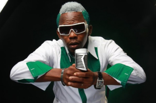 Comedian Kofi lambasts Nigerian musicians