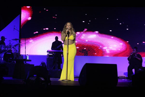 U.S Website Scolds Mariah Carey For Coming To Perform In A Country Full Of Fraudulent Acts