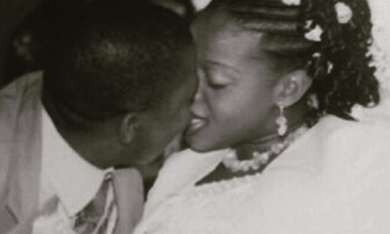 Actor, Muyiwa Authentic Caught Kissing A Woman