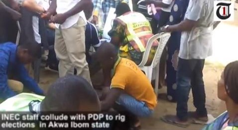 #NigeriaDecides: Video exposes INEC officials colluding with PDP to rig elections