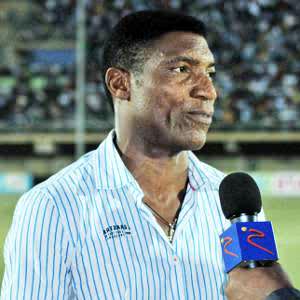 NEWS FLASH: Nigeria’s Soccer Icon, Peter Rufai Slumps