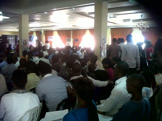 Thousands Of Hopefuls Audition for Nigerian Idols In Enugu