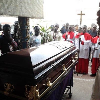 VIDEO: TIT BITS AT BISI KOMOLAFE’S BURIAL