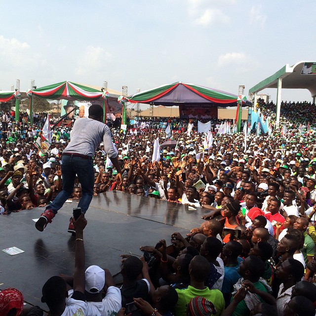 Bovi Robbed at Goodluck Ebele Jonathan Election Campaign