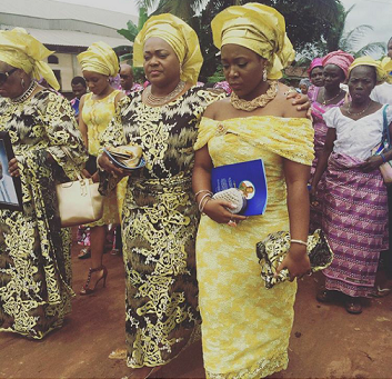 Moet, Mother with Family Members Pays Last Respect to Uncle (Photos)