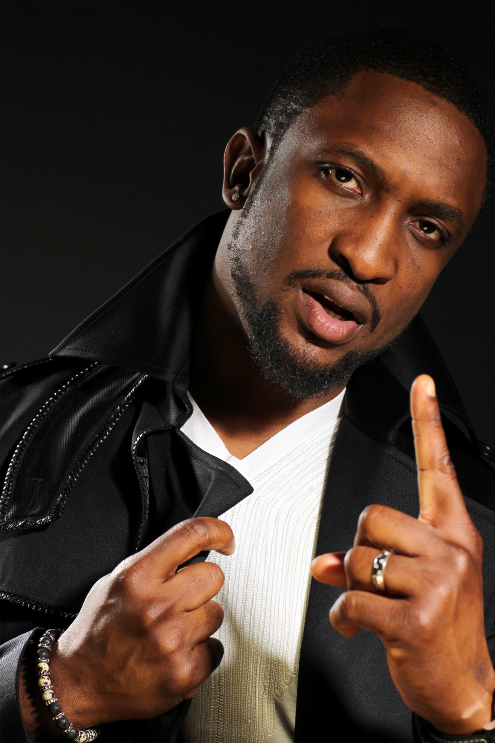 DISCLAIMER: DAREY NOT PERFORMING AT FASHION MEETS RUNWAY EVENT!