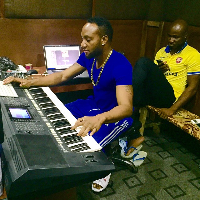 See What Harrysong Caused Himself in Public