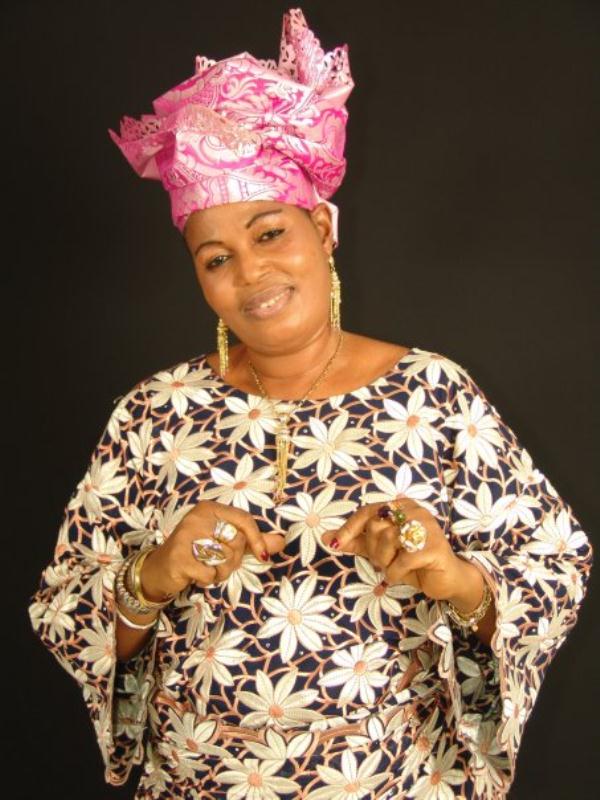 YORUBA STAR ACTRESS LOLA IDIJE OFF TO UNITED STATES