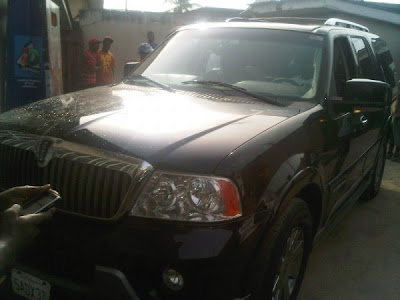 Jaywon’s Lincoln Navigator Badly Damaged [pictures]