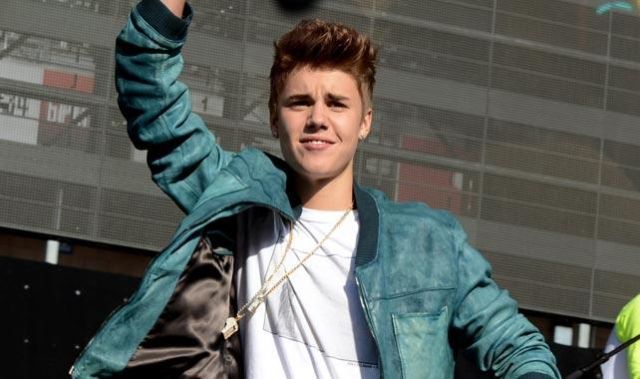 [VIDEO] Justin Bieber chased by crazy fans in Oslo!