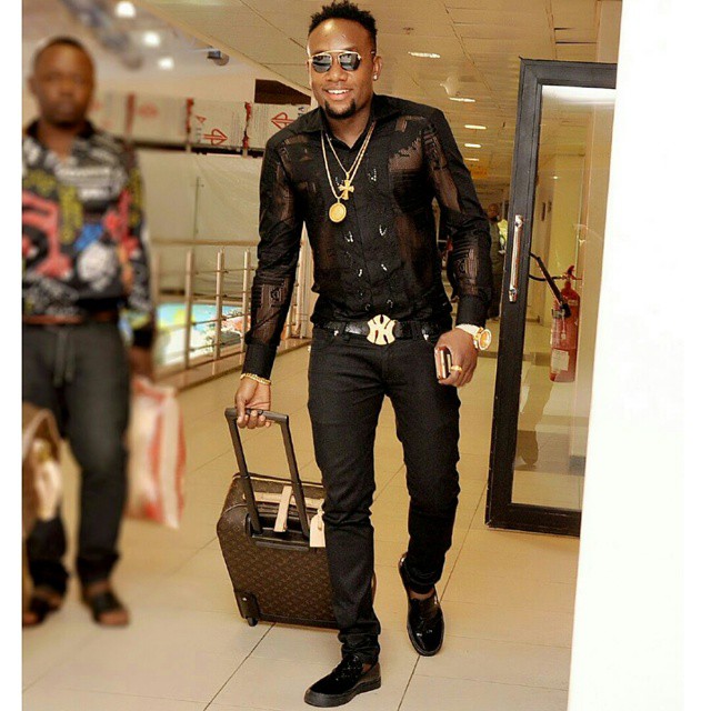 Kcee Dresses up, Forgot His Inner Wear