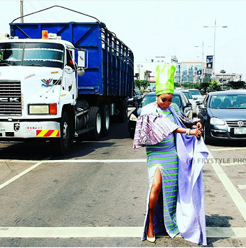 Lizzy Anjorin Causes Traffic at Lekki