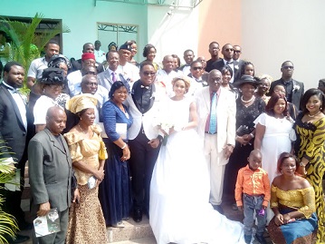 Ex- MBGN, Fiona Amuzie Weds Lover In Grand Style (Photos)