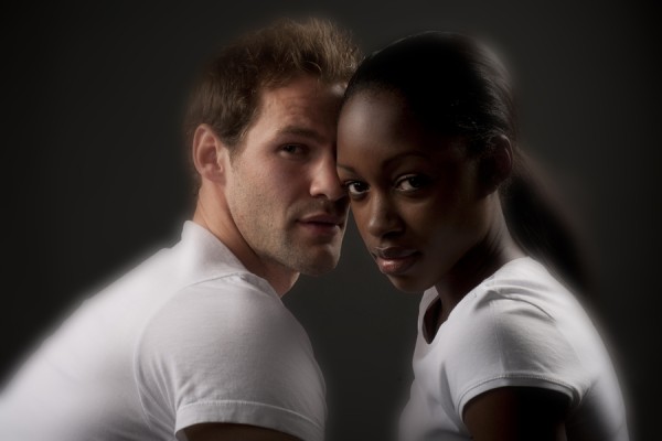 NIGERIAN MODELS GO CRAZY FOR WHITE MEN