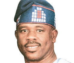 SENATOR MUSILIU OBANIKORO ROMANCES UNILAG UNDERGRADUATE,RAHAMAN