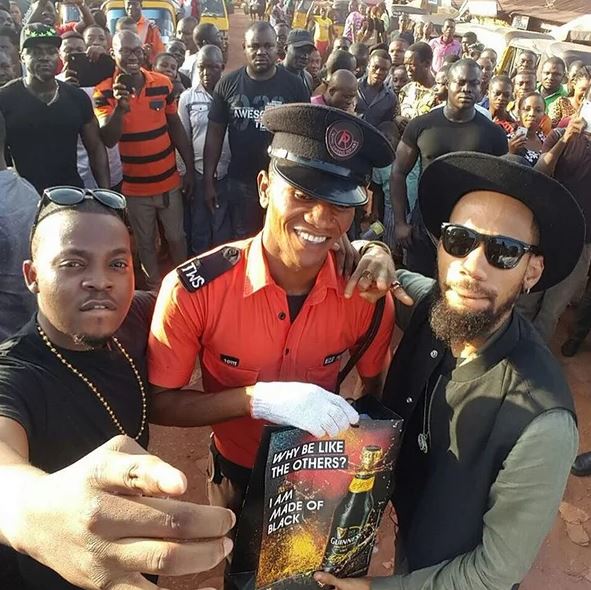 Phyno, Olamide Surprise Traffic Warden In Enugu