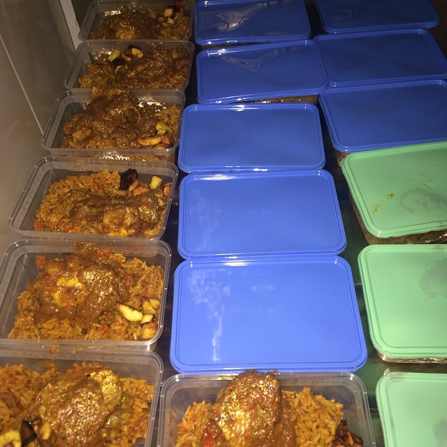 See what Moete Abebe is doing with 30 plates of jellof rice and stewed turkey