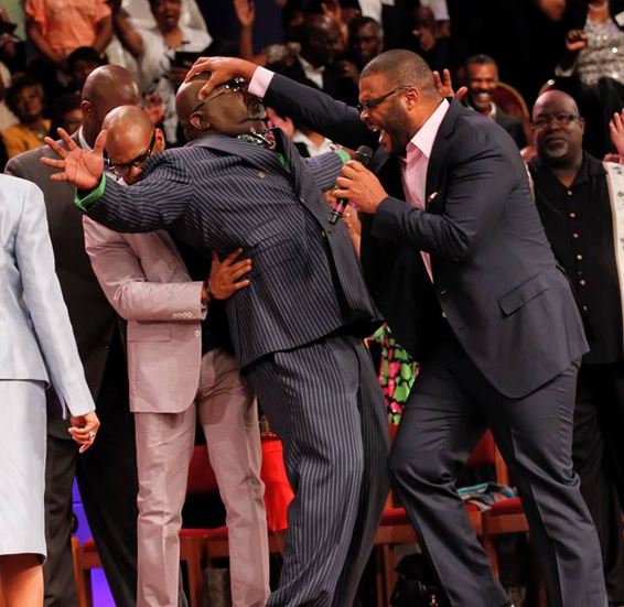 VIDEO: Pastor TD Jakes Falls Under The Anointing Hands of Tyler Perry