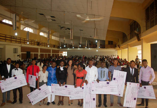 Sultry Actress, Princess Chineke Visits UNIBEN, Pays School Fees Of 11 Students