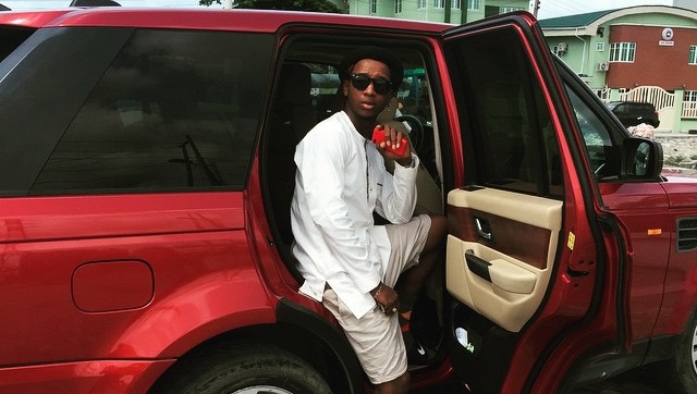 Fast-Rising Rapper, Yung 6ix Mobbed At Filling Station