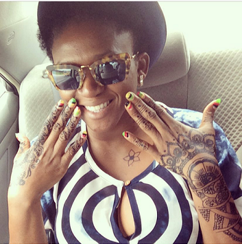 Did Waje just get tattoos on Her Hands?