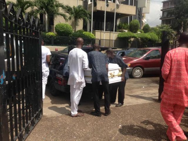 Zara Being Buried at Ikoyi Cementary; See Photos