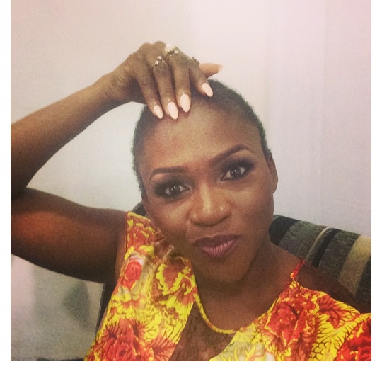 Waje’s Wig Falls Off While Performing