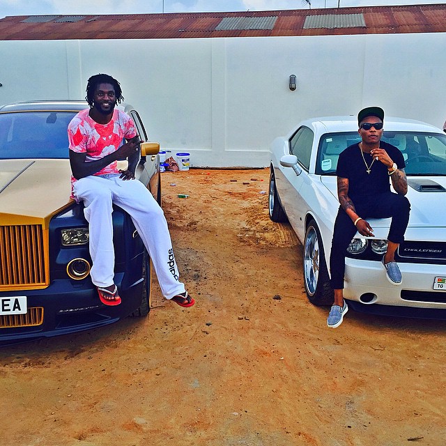 Wizkid ‘Calms’ Troubled Emmanuel Adebayor At Music Concert