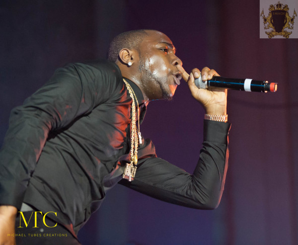 Photos from Davido’s Concert in London With Runtown, Sina Rambo and More