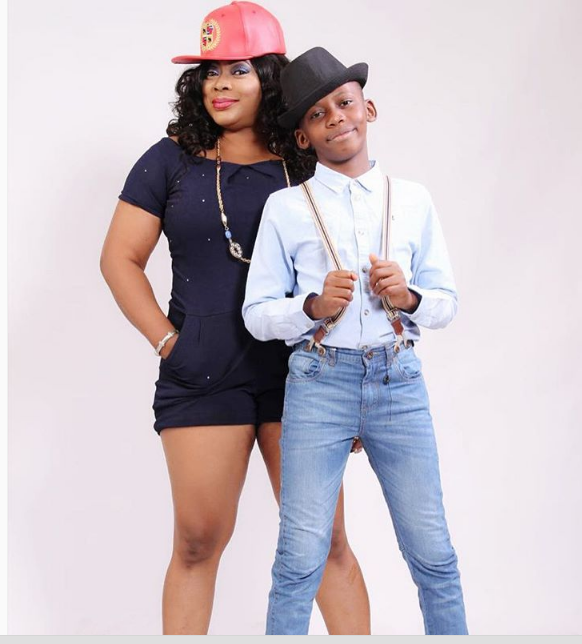 ayo adesanya and son.PNG