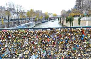 love-locks-bridge-300x195-(1).jpg